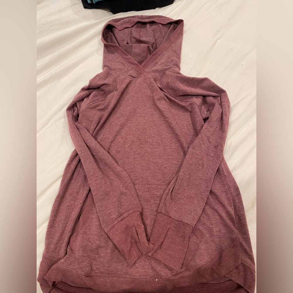 Berry rebox thin sweatshirt! Size medium and super soft and comfy!